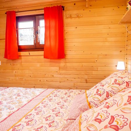 Gites Et Roulottes Au Domaine De La Trille Sainte-Foi Room photo