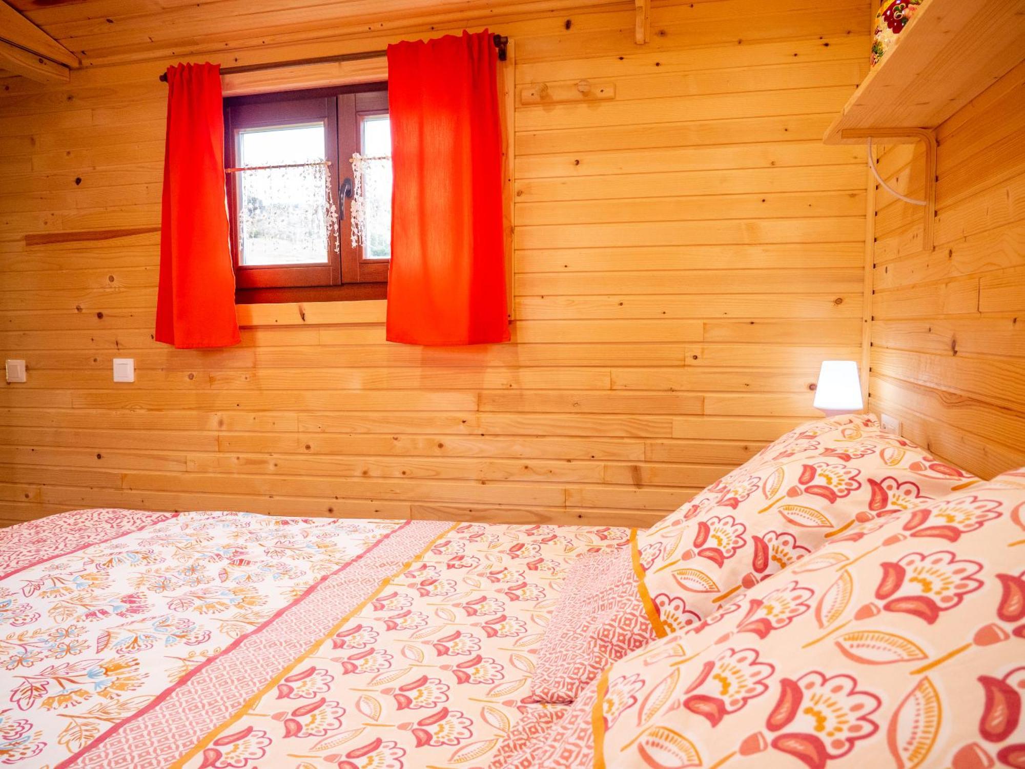 Gites Et Roulottes Au Domaine De La Trille Sainte-Foi Room photo